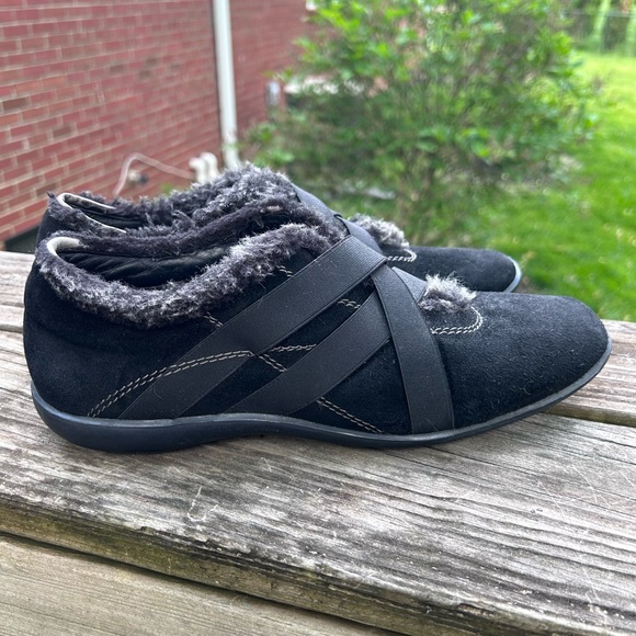 Stuart Weitzman Black Suede Sherpa lined Loafers  or Sneakers Sz. 9.5 - Picture 5 of 13